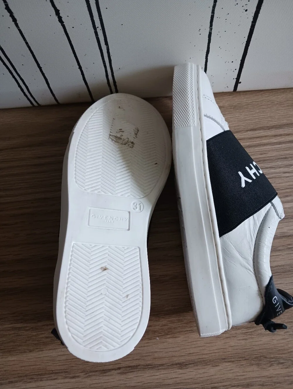 Givenchy Paris Urban Street Knot White/ Black Sneakers Size 31